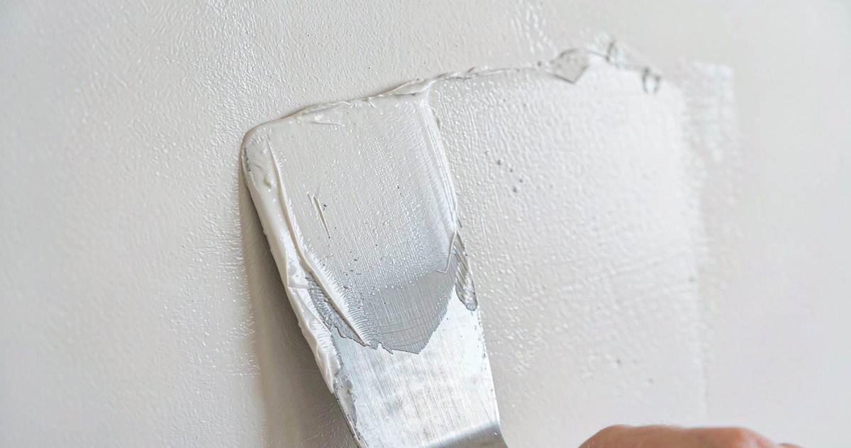 Wall putty application with CMC